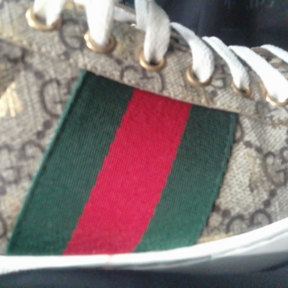 Gucci men's GG Ace Supreme Bees Sneakers - Picture 4 of 11